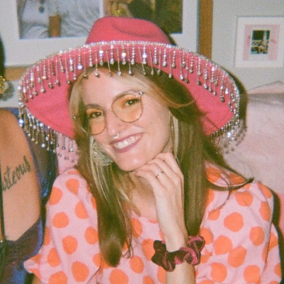 Meet your Posher, Andrea - Picture 1 of 1